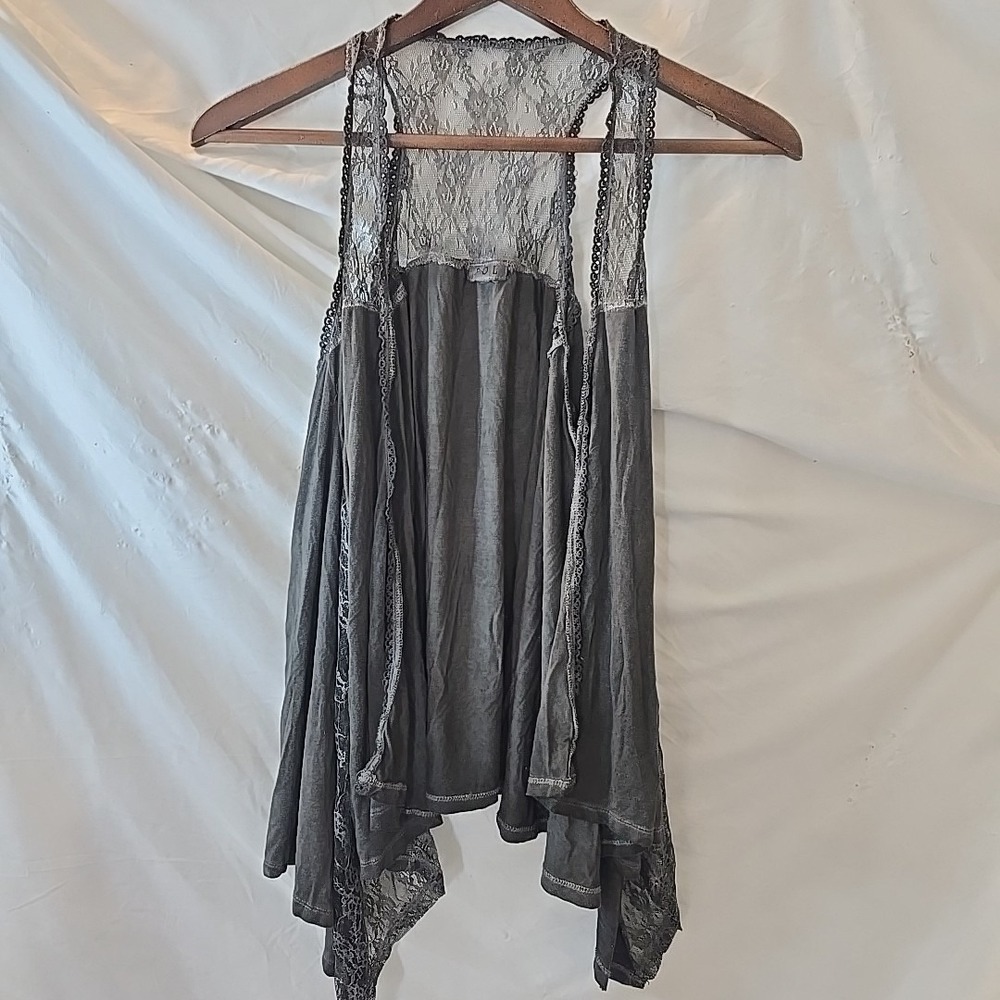 POL Sleeveless Gray Open Top Lace Detail Boho Romantic Y2K Fairycore Whimsical S